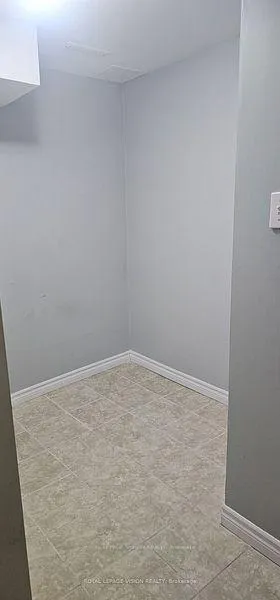 Photo 4 of Unit Lower, 738 Stonepath Circle, Pickering, Amberlea — HOMEH