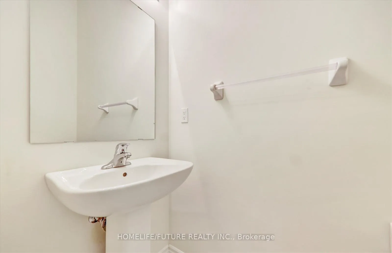 Photo 17 of 114 North Garden Boulevard, Scugog, Port Perry — HOMEH