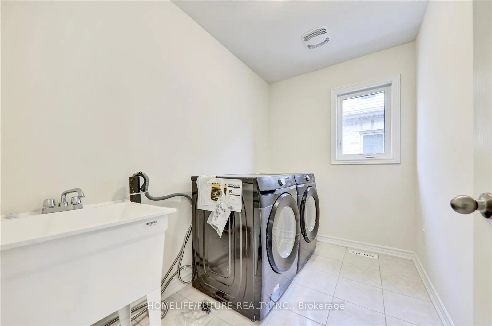 Photo 34 of 114 North Garden Boulevard, Scugog, Port Perry — HOMEH