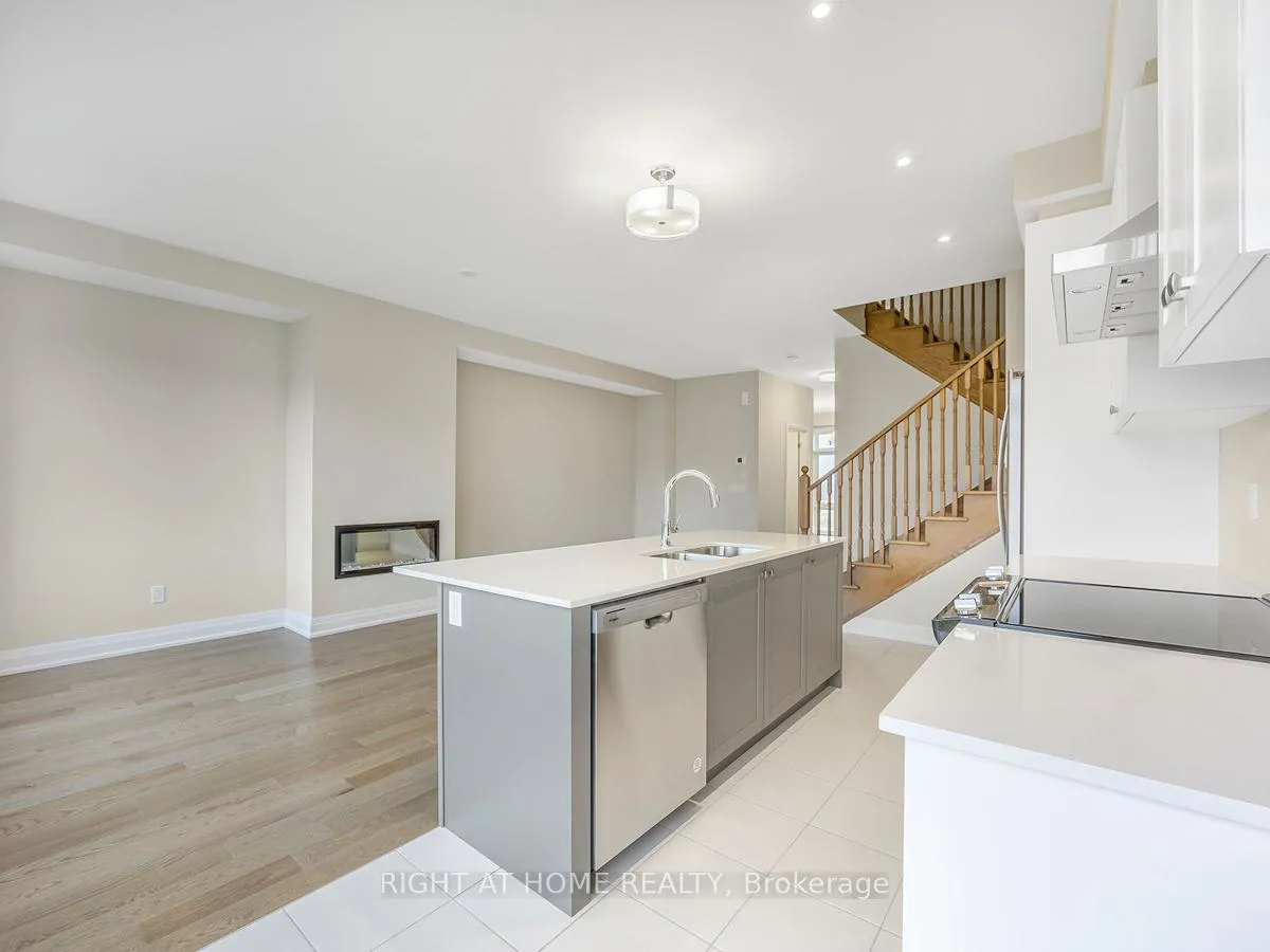 Photo 8 of 2807 Albatross Way, Pickering, Rural Pickering — HOMEH