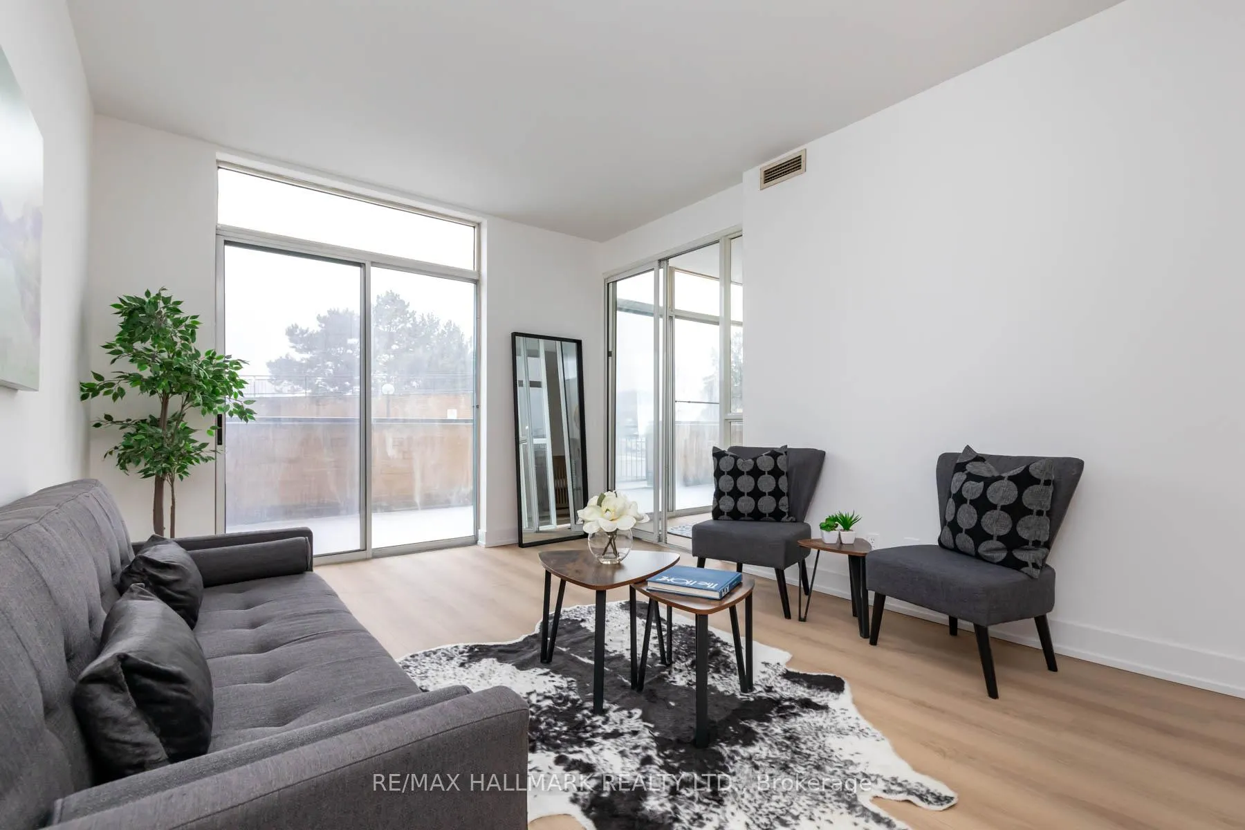 Photo 4 of Unit 103, 1655 Pickering Parkway, Pickering, Town Centre — HOMEH
