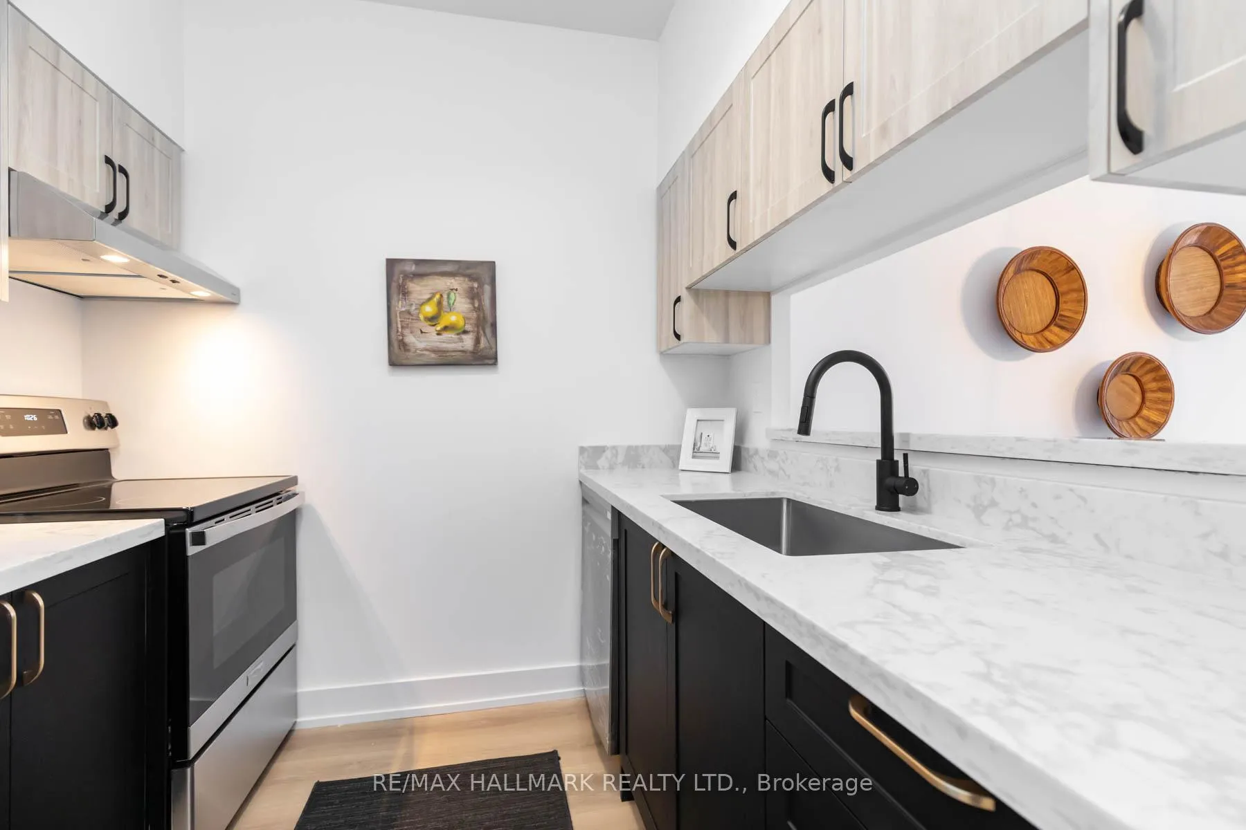 Photo 10 of Unit 103, 1655 Pickering Parkway, Pickering, Town Centre — HOMEH
