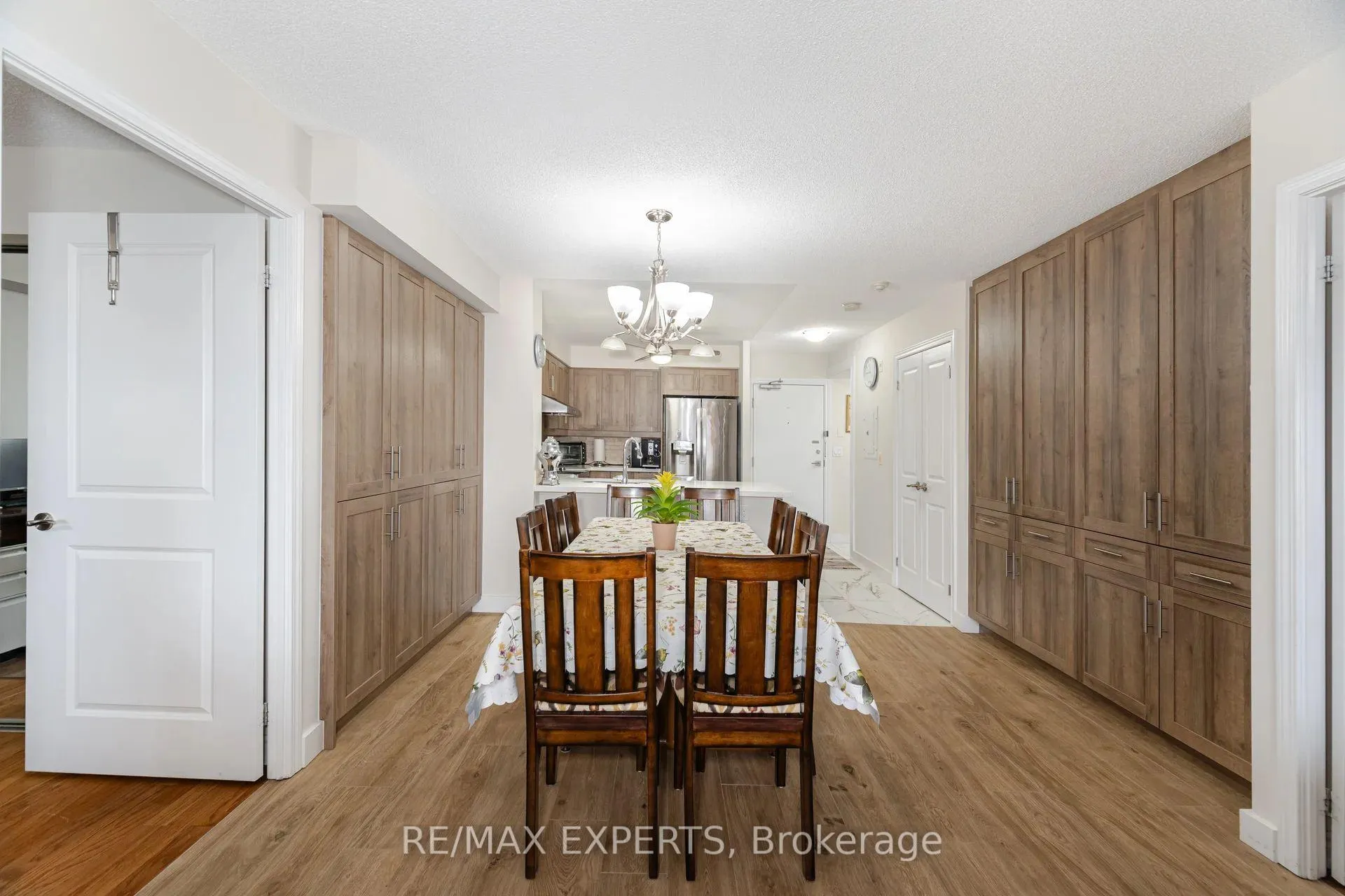 Photo 12 of Unit 403, 8026 Kipling Avenue W, Vaughan, West Woodbridge — HOMEH