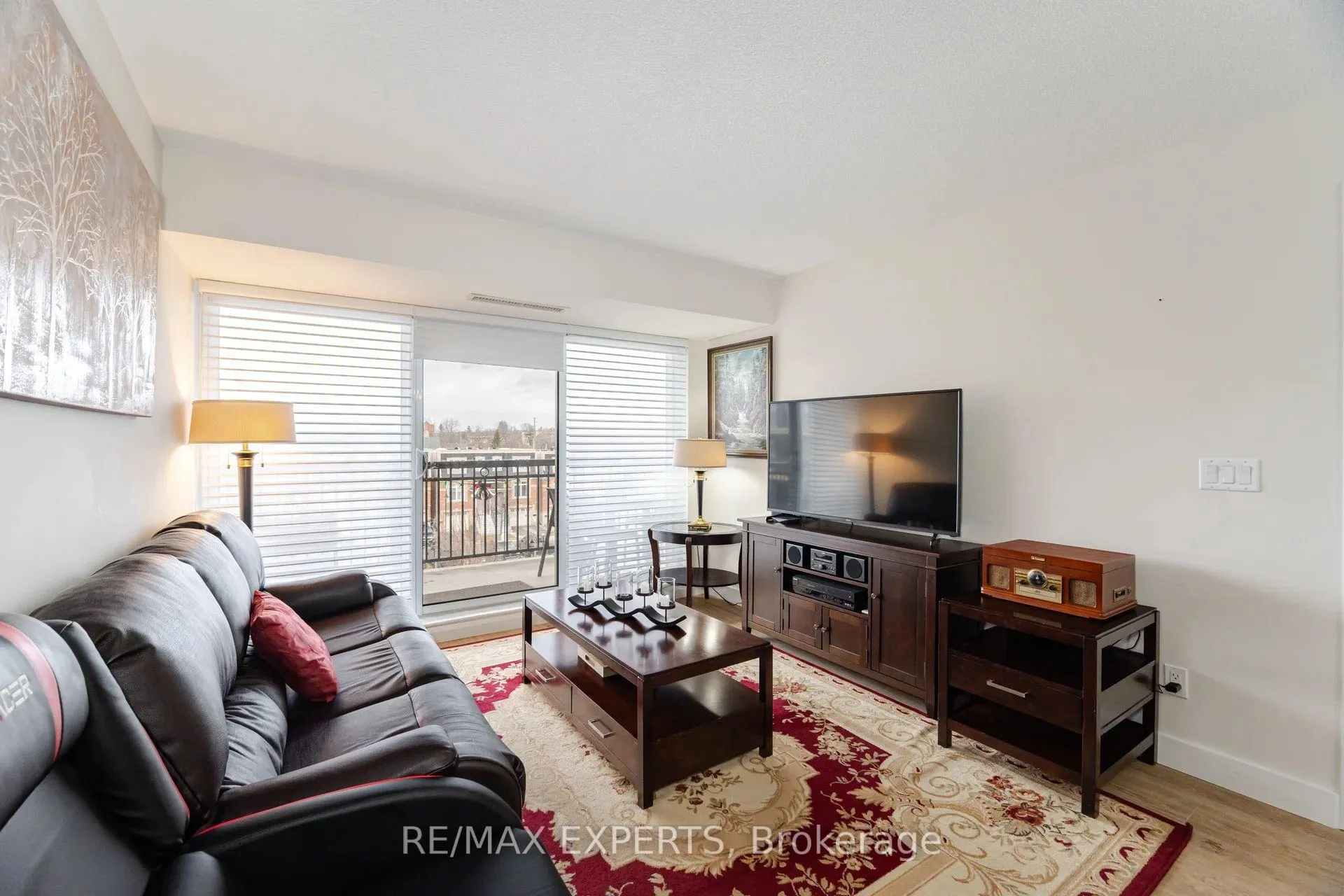 Photo 14 of Unit 403, 8026 Kipling Avenue W, Vaughan, West Woodbridge — HOMEH