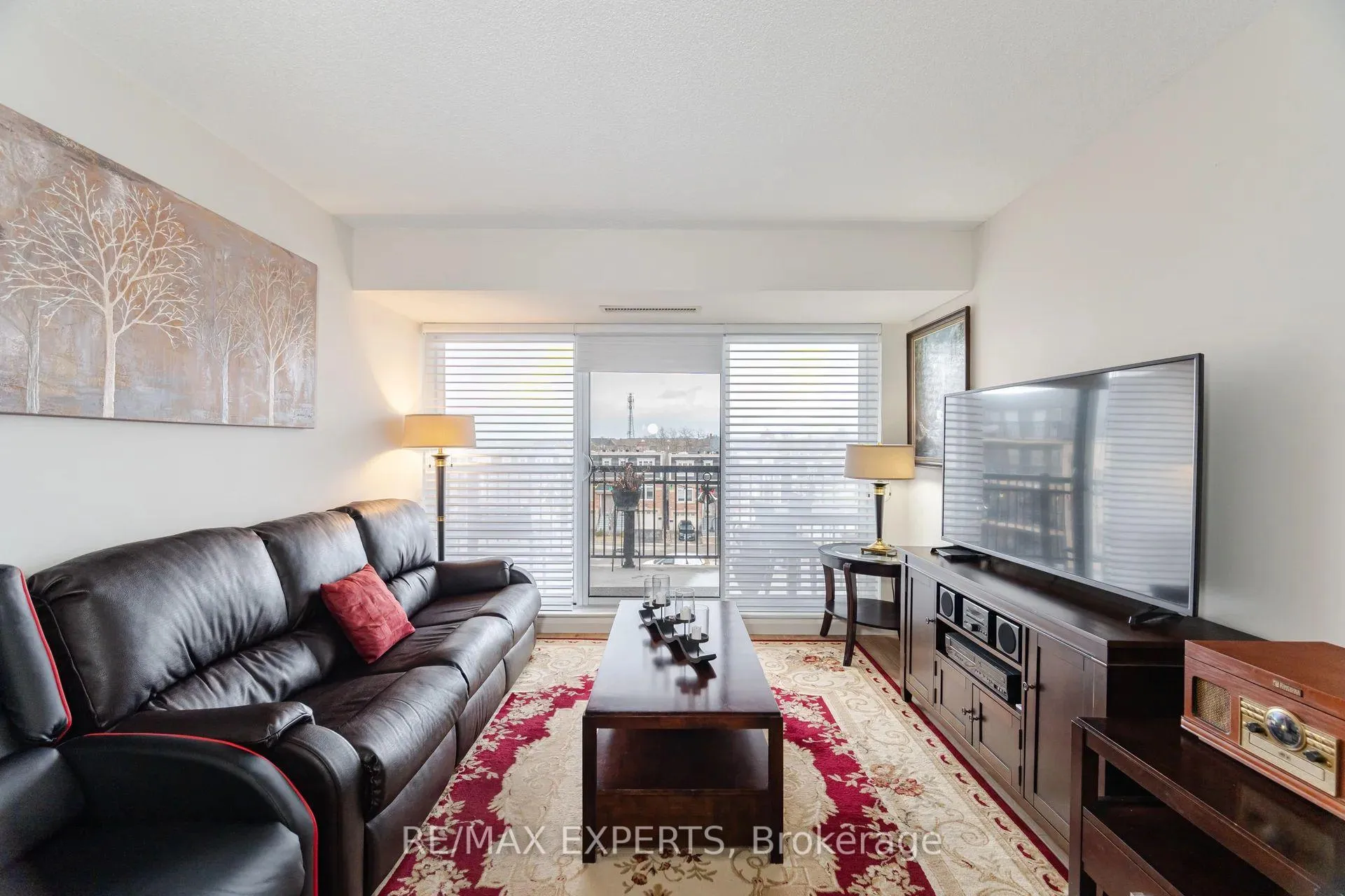 Photo 15 of Unit 403, 8026 Kipling Avenue W, Vaughan, West Woodbridge — HOMEH