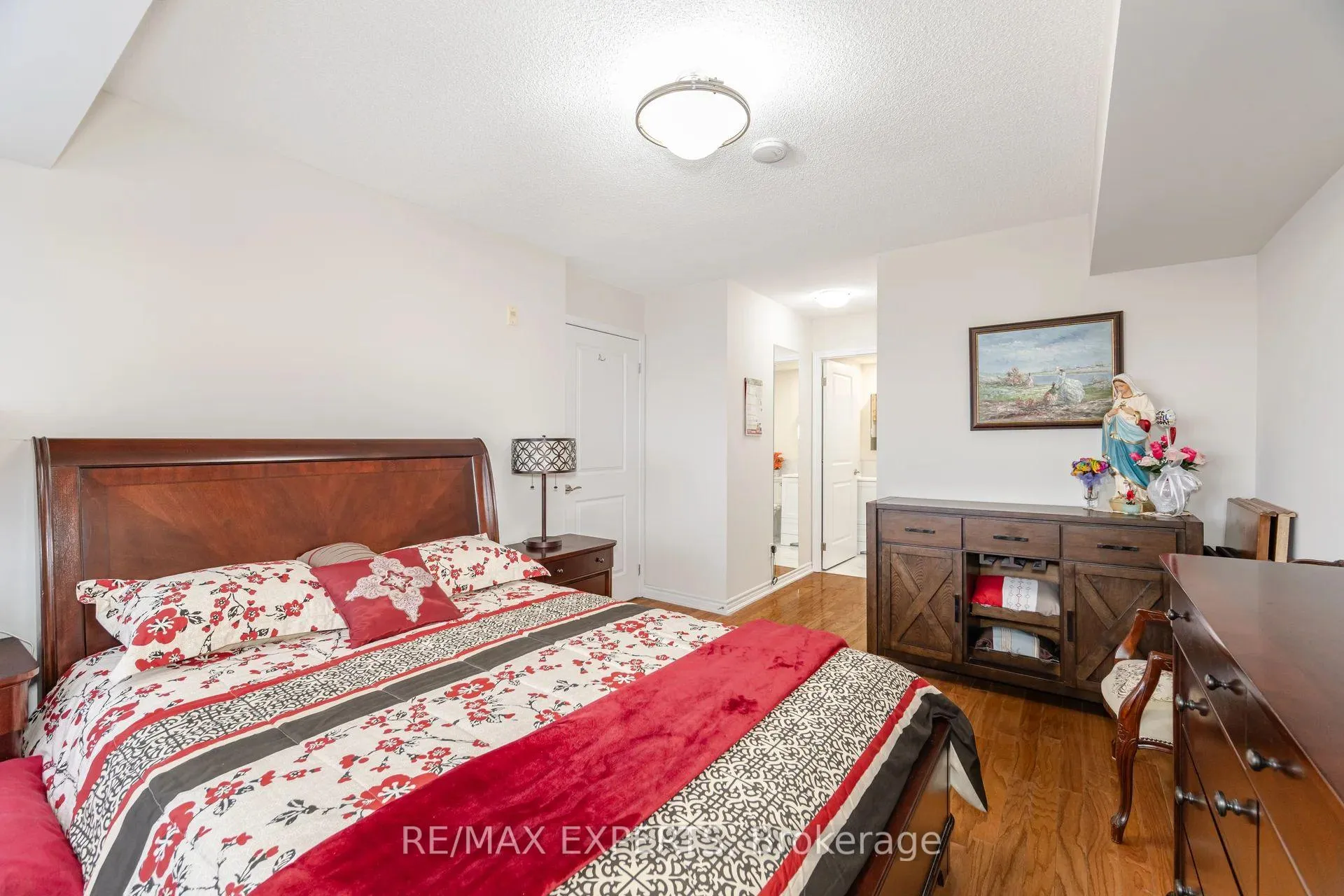 Photo 20 of Unit 403, 8026 Kipling Avenue W, Vaughan, West Woodbridge — HOMEH