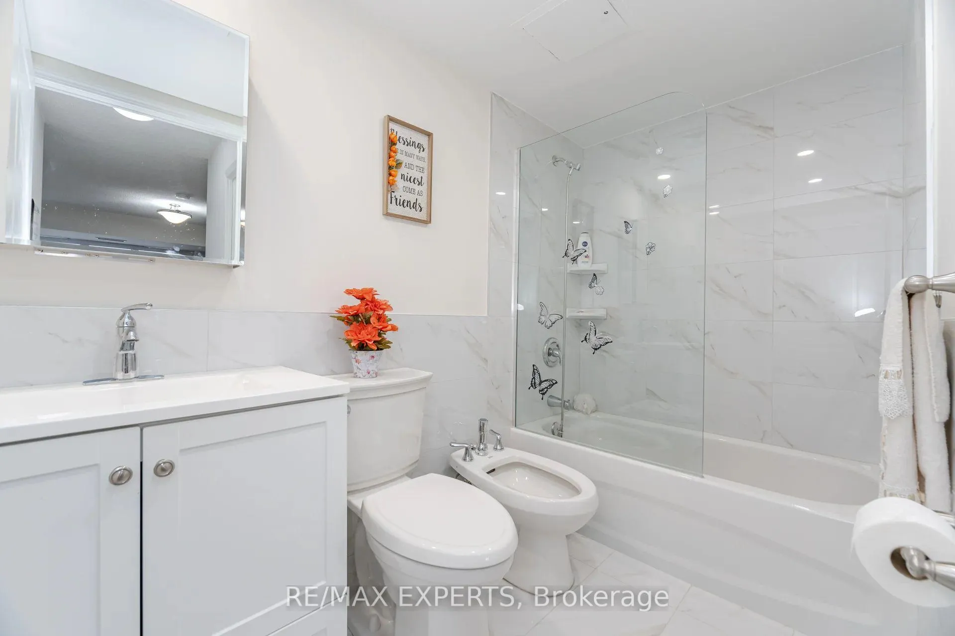 Photo 21 of Unit 403, 8026 Kipling Avenue W, Vaughan, West Woodbridge — HOMEH