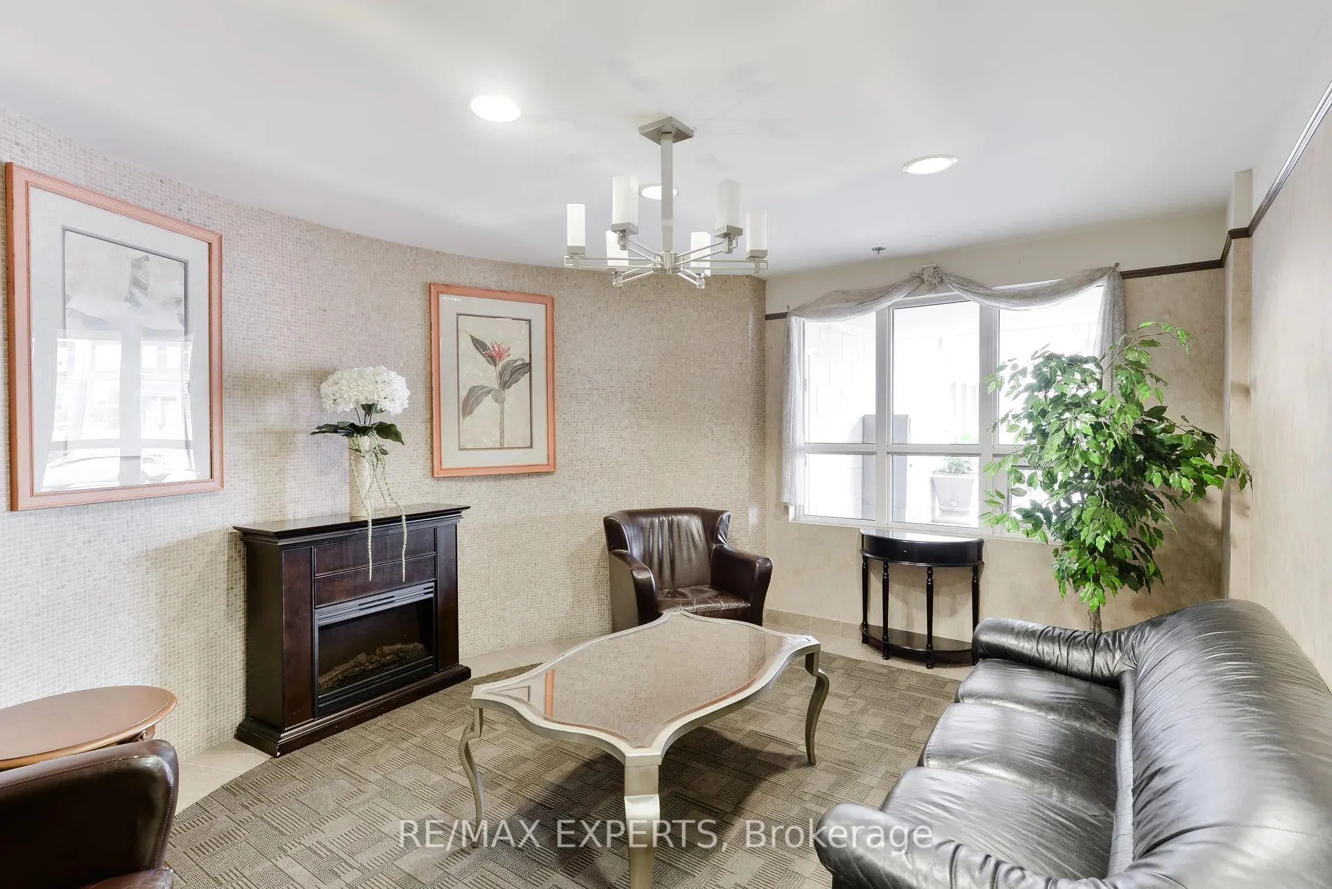 Photo 31 of Unit 403, 8026 Kipling Avenue W, Vaughan, West Woodbridge — HOMEH