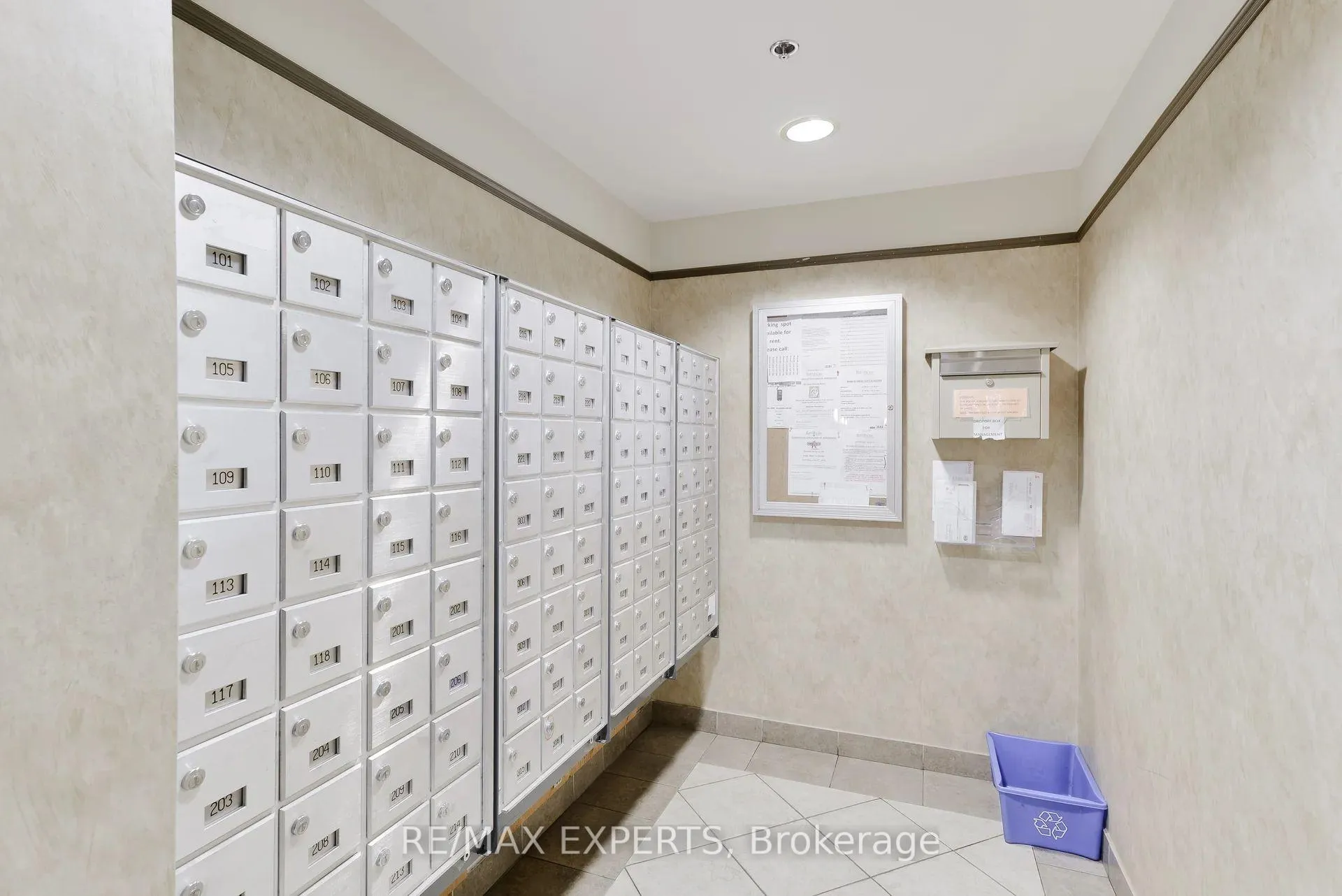 Photo 34 of Unit 403, 8026 Kipling Avenue W, Vaughan, West Woodbridge — HOMEH