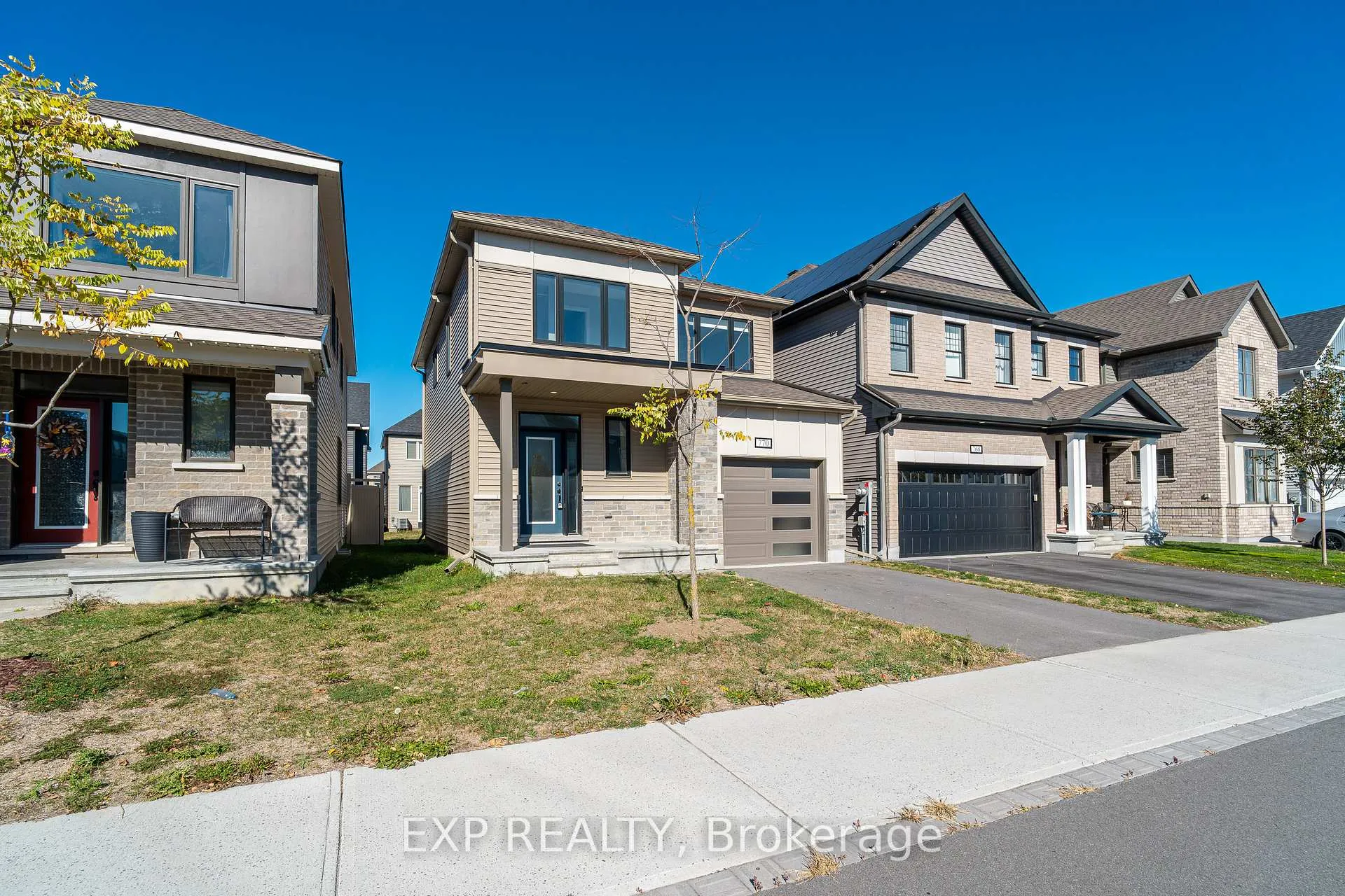 Photo 2 of 770 Derreen Avenue, Ottawa, Stittsville (North) — HOMEH