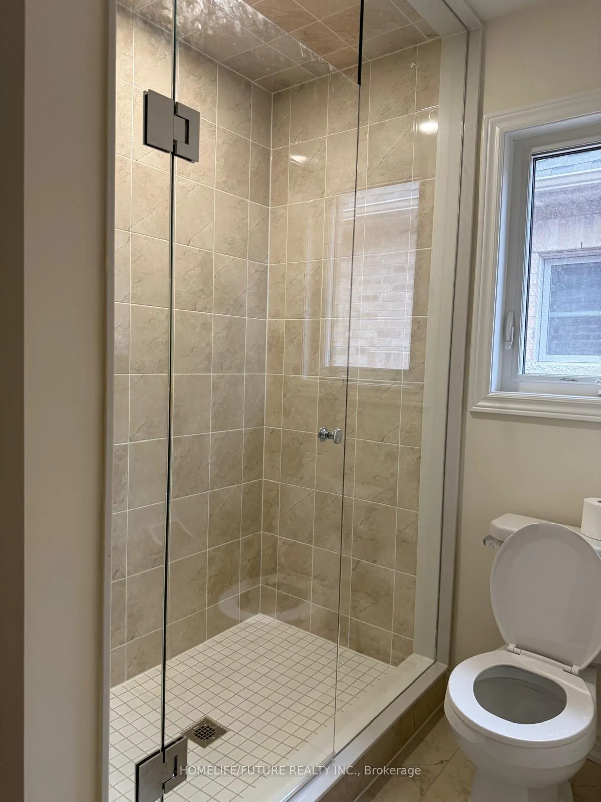 Photo 6 of 122 North Garden Boulevard, Scugog, Port Perry — HOMEH