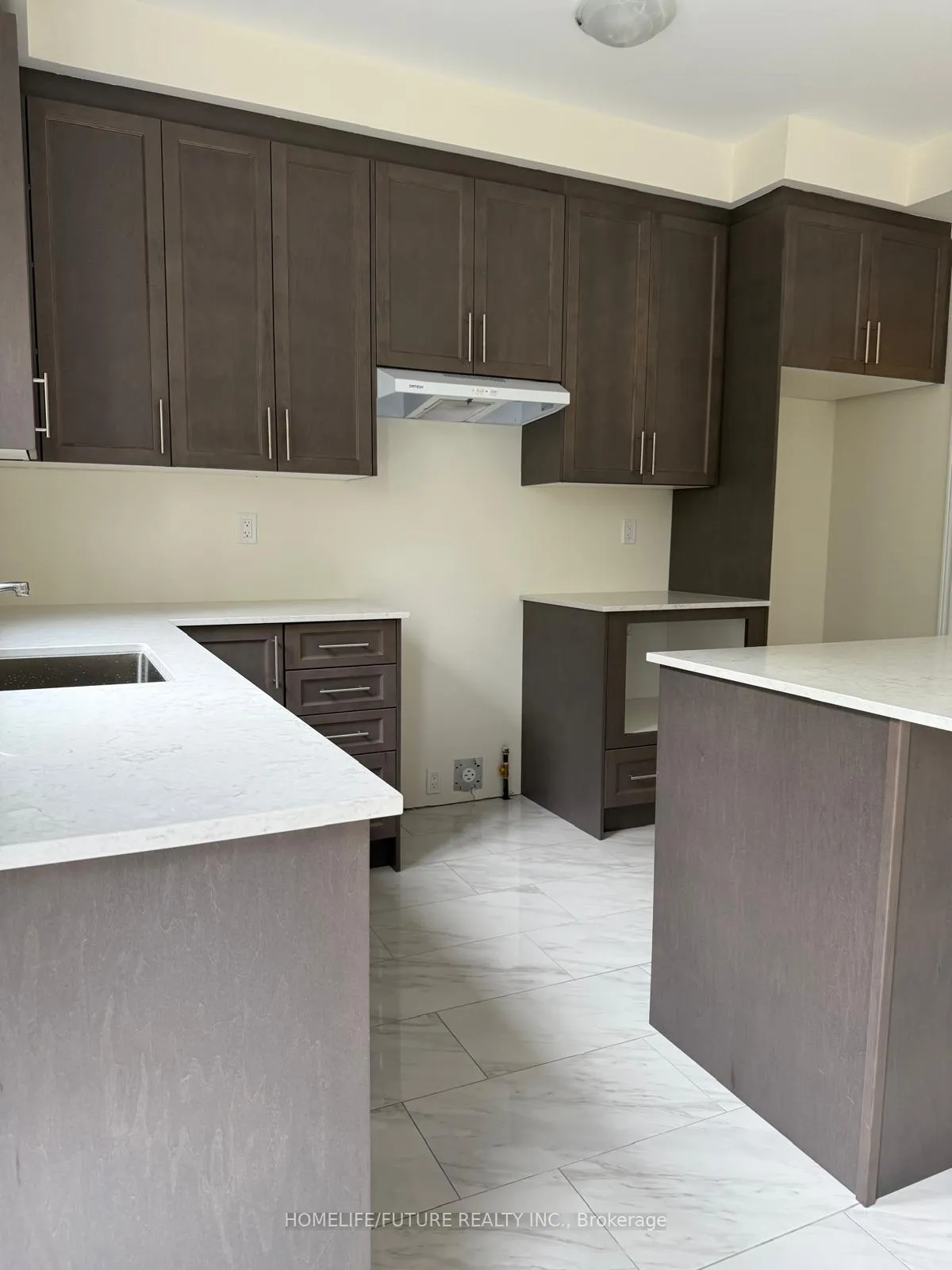 Photo 10 of 122 North Garden Boulevard, Scugog, Port Perry — HOMEH