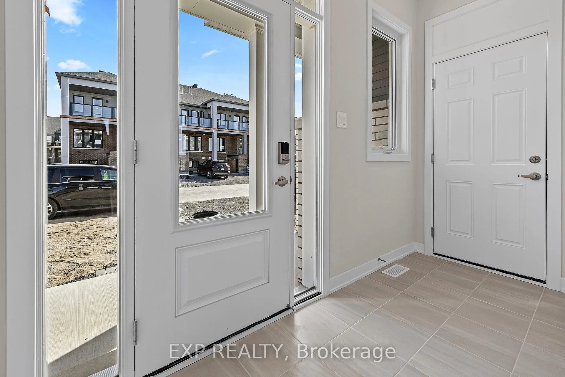 Photo 2 of 126 Beebalm Crescent, Ottawa, Barrhaven - Half Moon Bay — HOMEH