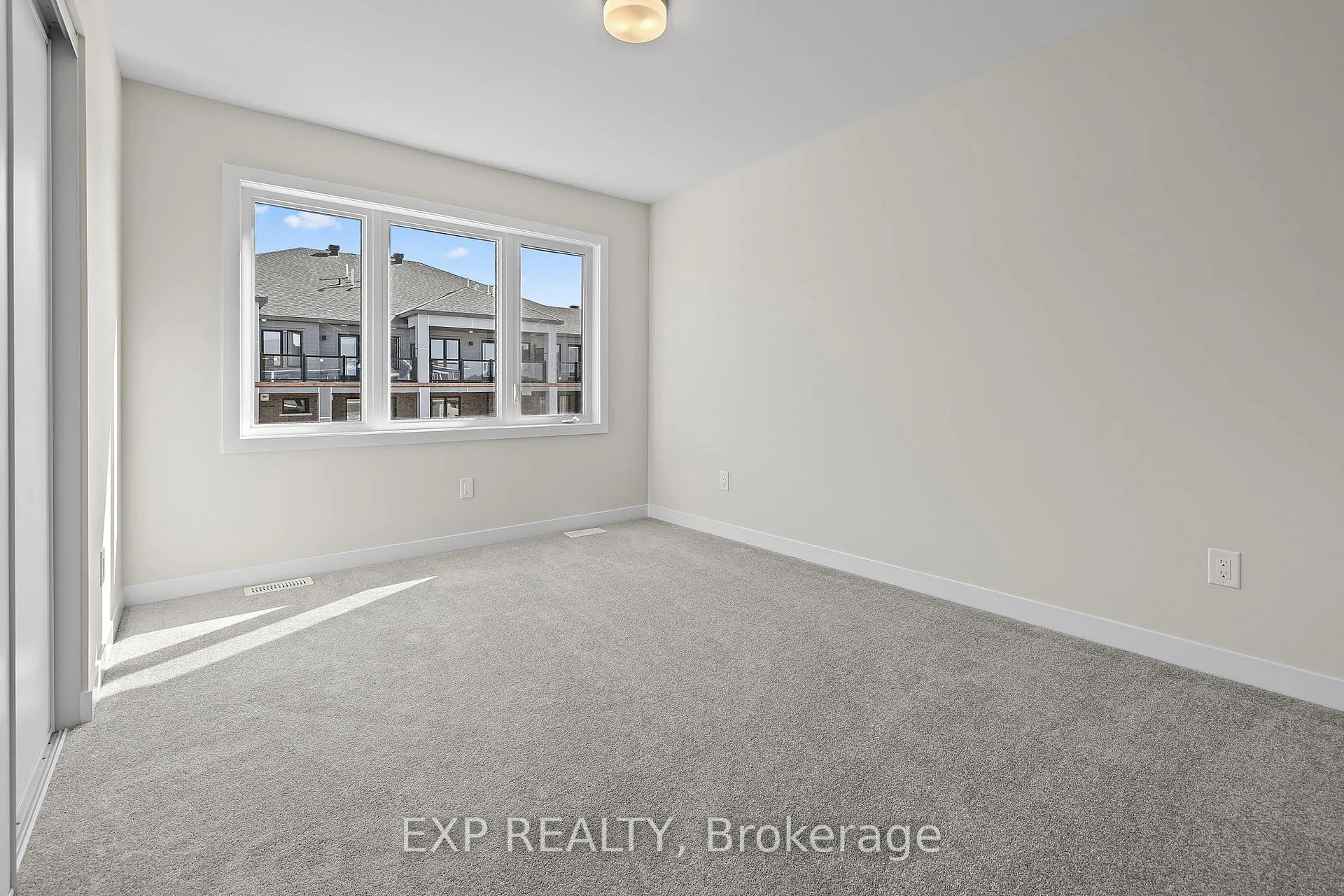 Photo 9 of 126 Beebalm Crescent, Ottawa, Barrhaven - Half Moon Bay — HOMEH