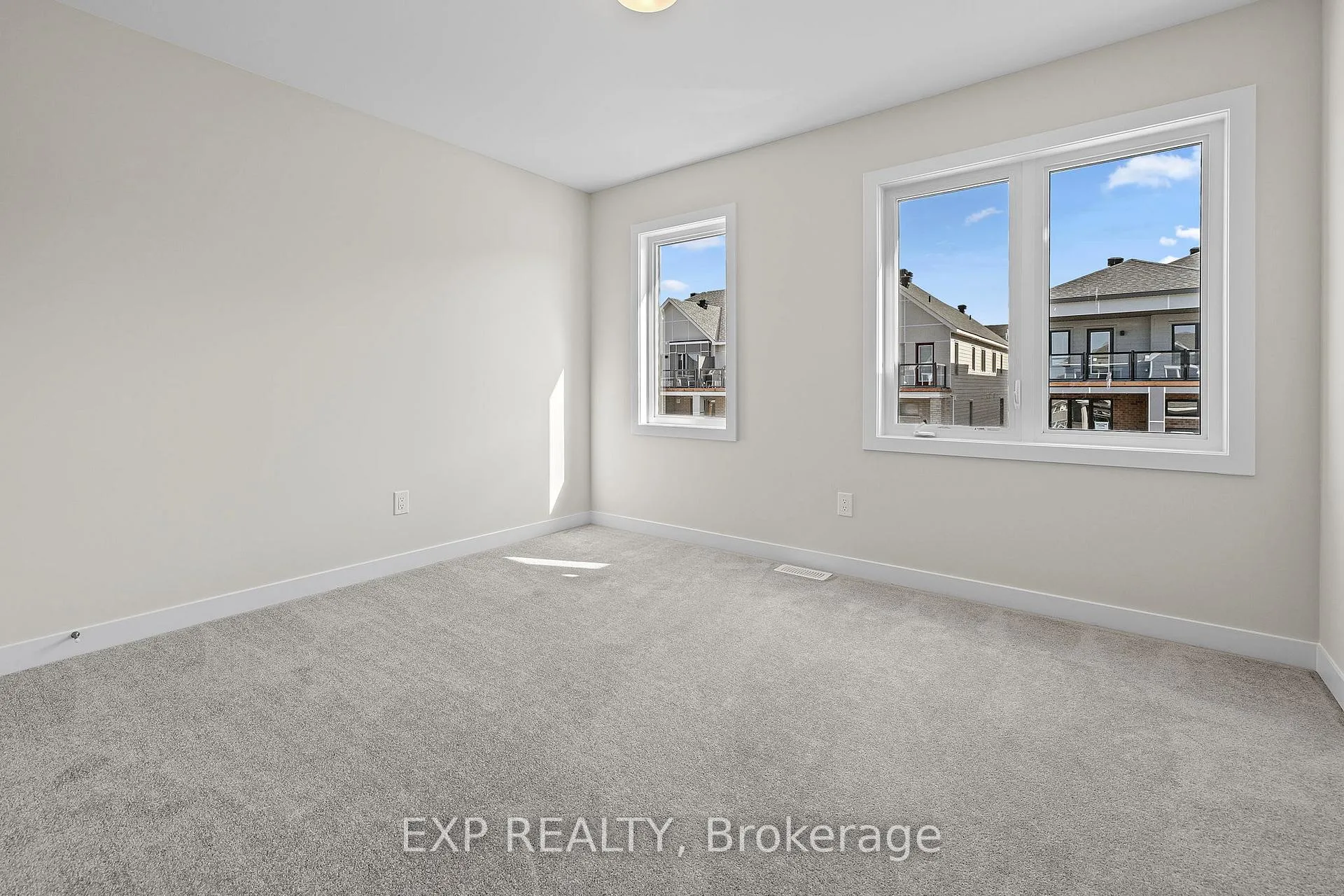 Photo 10 of 126 Beebalm Crescent, Ottawa, Barrhaven - Half Moon Bay — HOMEH