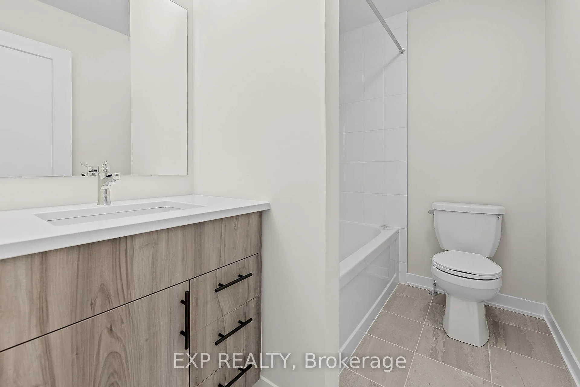 Photo 11 of 126 Beebalm Crescent, Ottawa, Barrhaven - Half Moon Bay — HOMEH