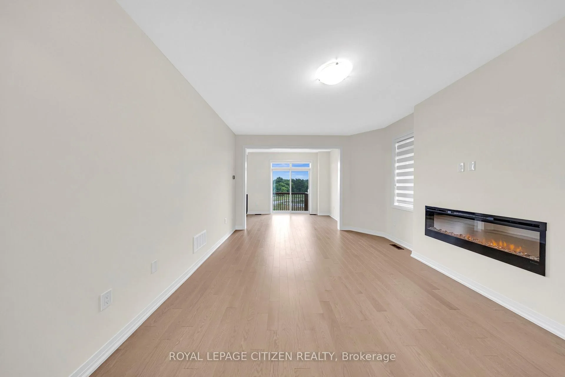 Photo 6 of 1111 Zircon Manor, Pickering, Rural Pickering — HOMEH
