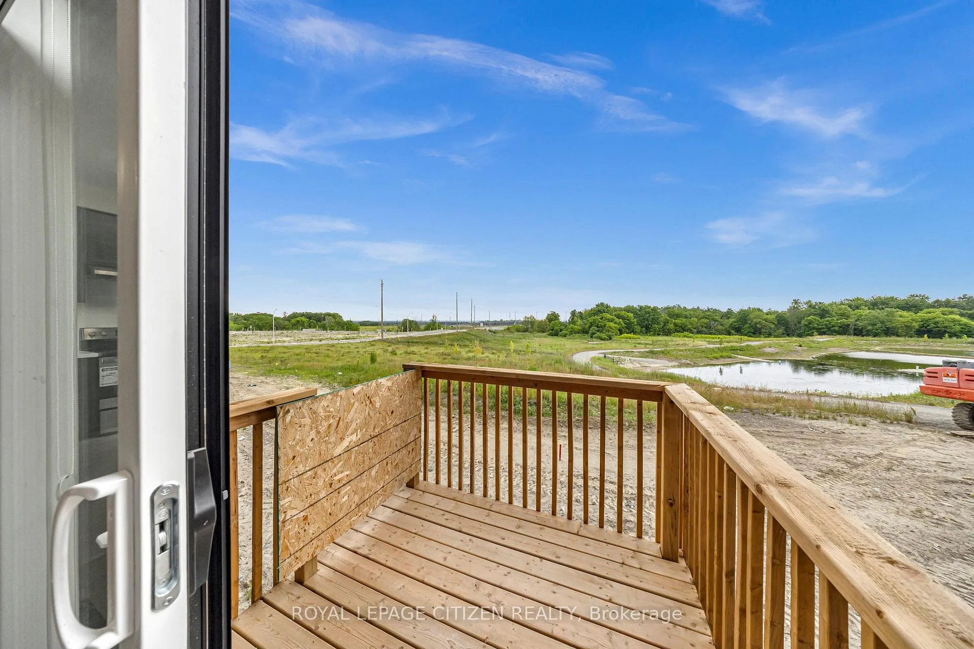 Photo 13 of 1111 Zircon Manor, Pickering, Rural Pickering — HOMEH
