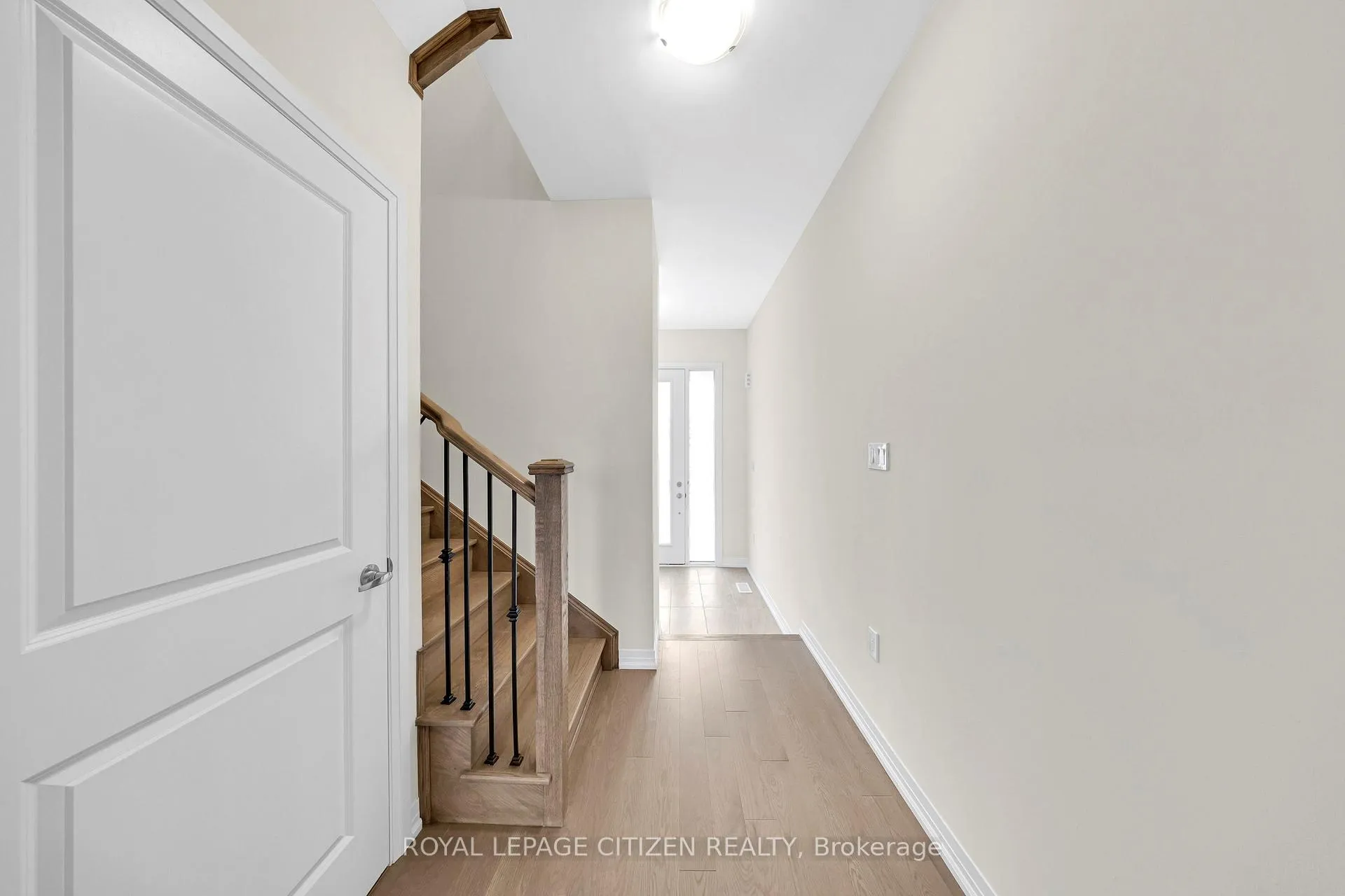 Photo 16 of 1111 Zircon Manor, Pickering, Rural Pickering — HOMEH