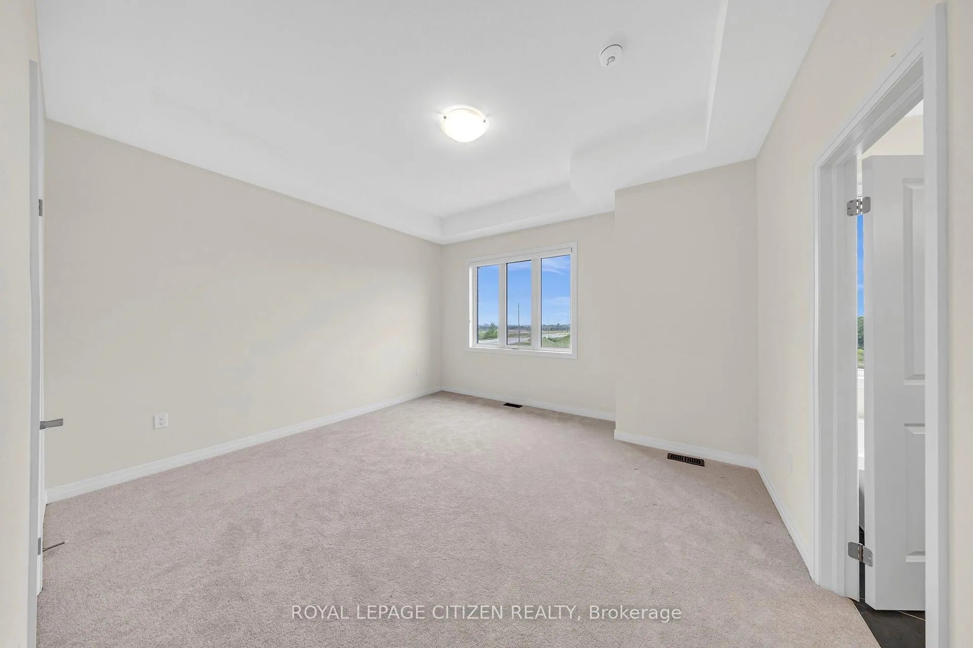 Photo 23 of 1111 Zircon Manor, Pickering, Rural Pickering — HOMEH