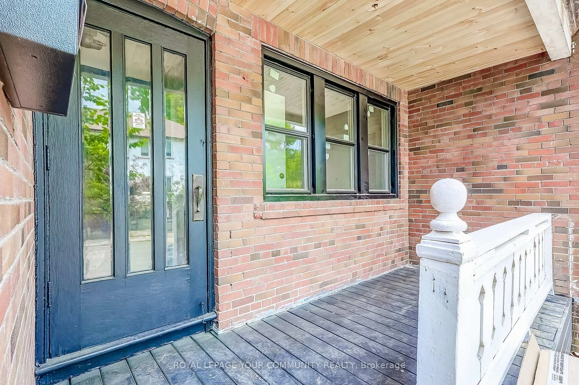 Photo 3 of Unit 2, 44 Wineva Avenue, Toronto, The Beaches — HOMEH