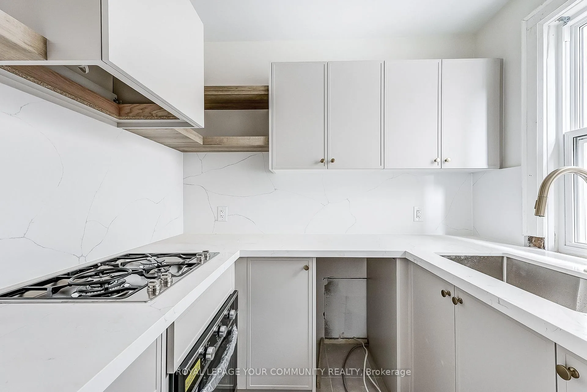 Photo 9 of Unit 2, 44 Wineva Avenue, Toronto, The Beaches — HOMEH