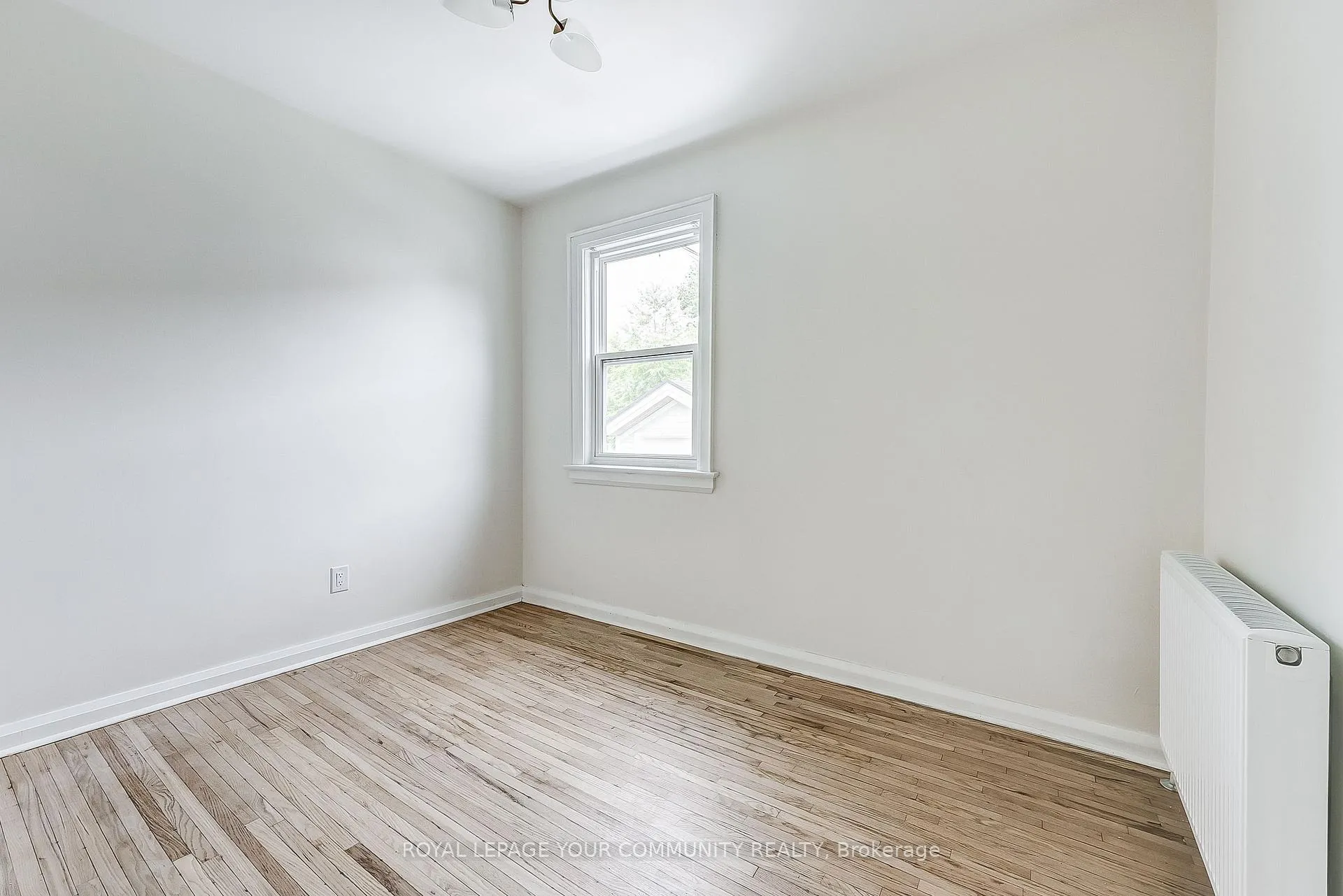 Photo 13 of Unit 2, 44 Wineva Avenue, Toronto, The Beaches — HOMEH