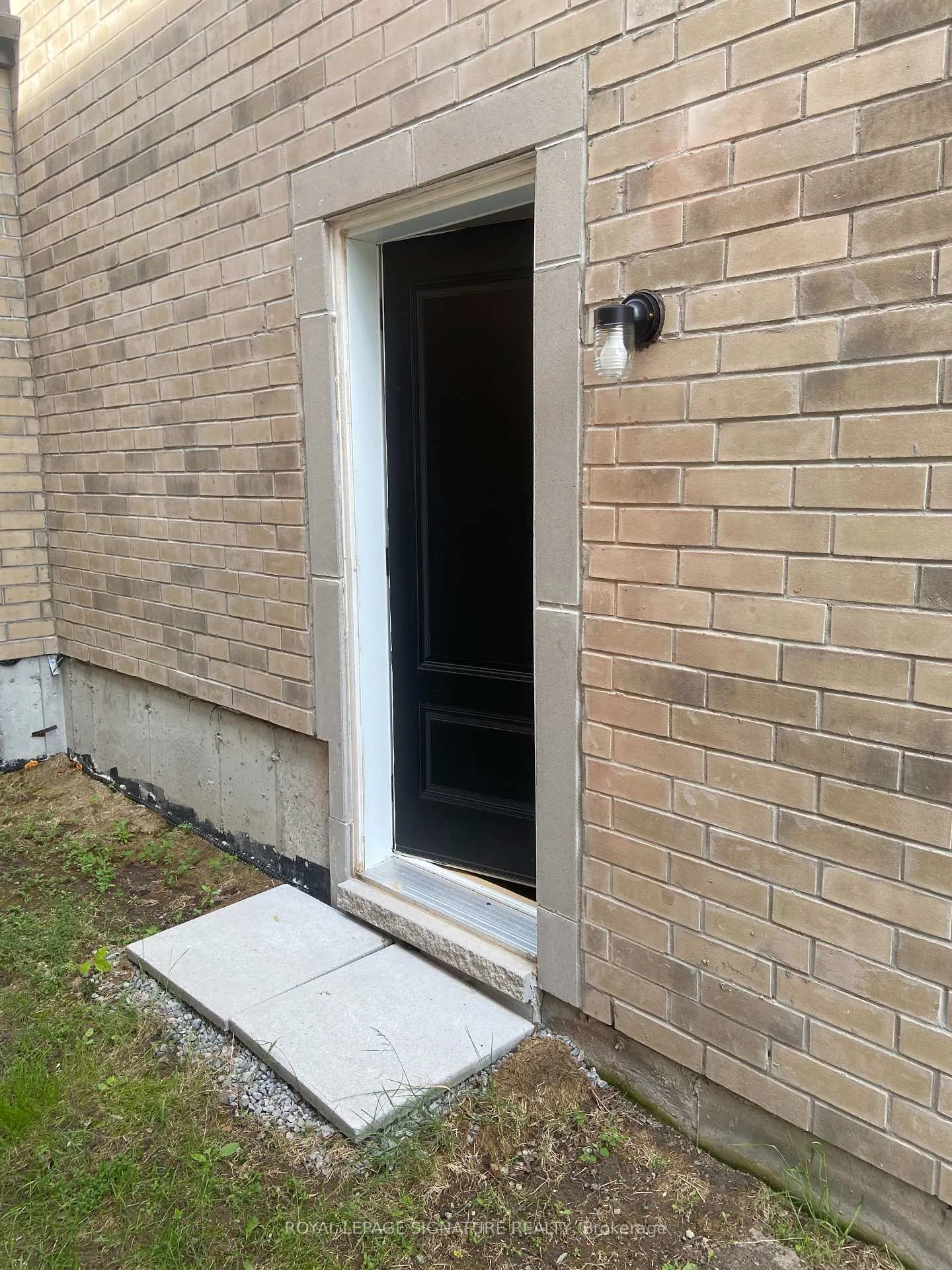 Photo 2 of Unit 3-Room 1, 487 Aztec Drive, Oshawa, McLaughlin — HOMEH