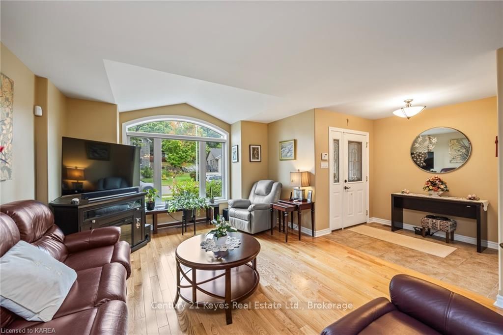 Photo 35 of 180 Garfield Street, Gananoque — HOMEH