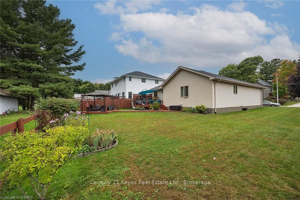 Photo 8 of 180 Garfield Street, Gananoque — HOMEH