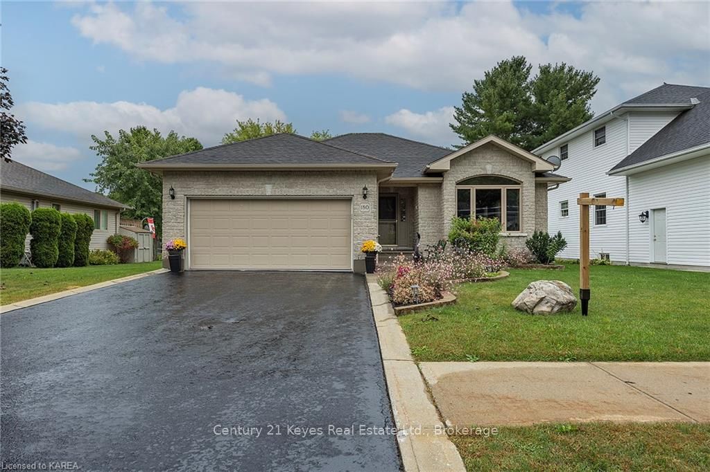 Photo 3 of 180 Garfield Street, Gananoque — HOMEH