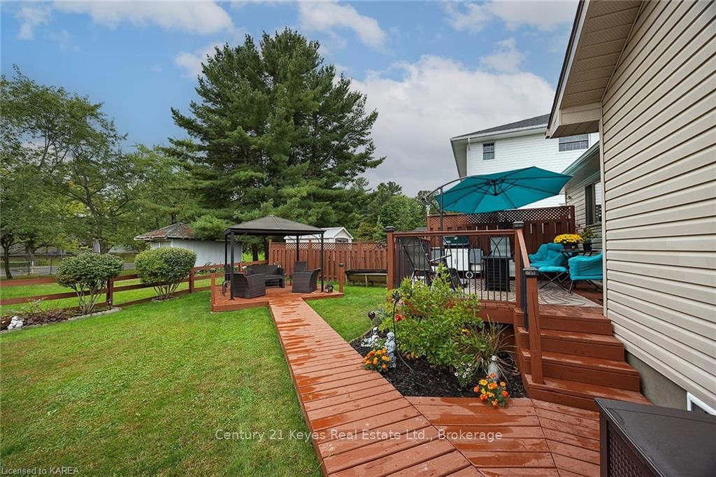 Photo 10 of 180 Garfield Street, Gananoque — HOMEH