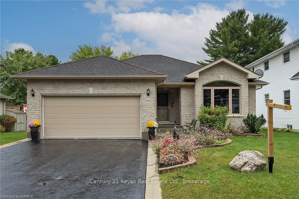 Photo 4 of 180 Garfield Street, Gananoque — HOMEH