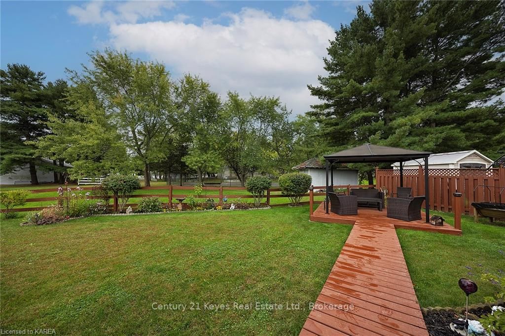 Photo 16 of 180 Garfield Street, Gananoque — HOMEH