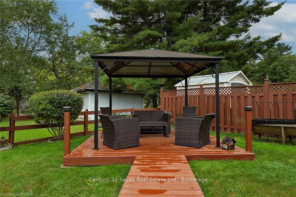 Photo 11 of 180 Garfield Street, Gananoque — HOMEH