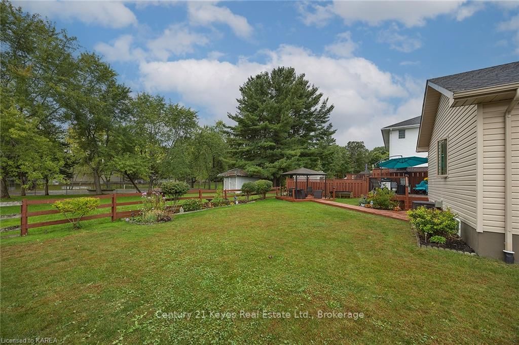 Photo 7 of 180 Garfield Street, Gananoque — HOMEH