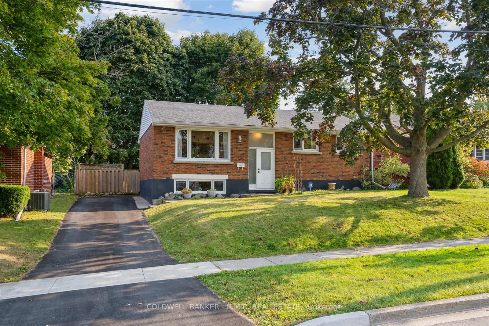 Photo 2 of 455 Harden Street, Cobourg — HOMEH