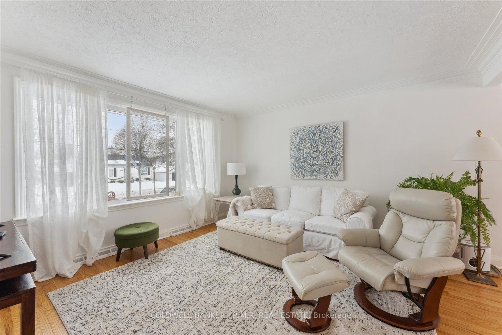 Photo 3 of 455 Harden Street, Cobourg — HOMEH