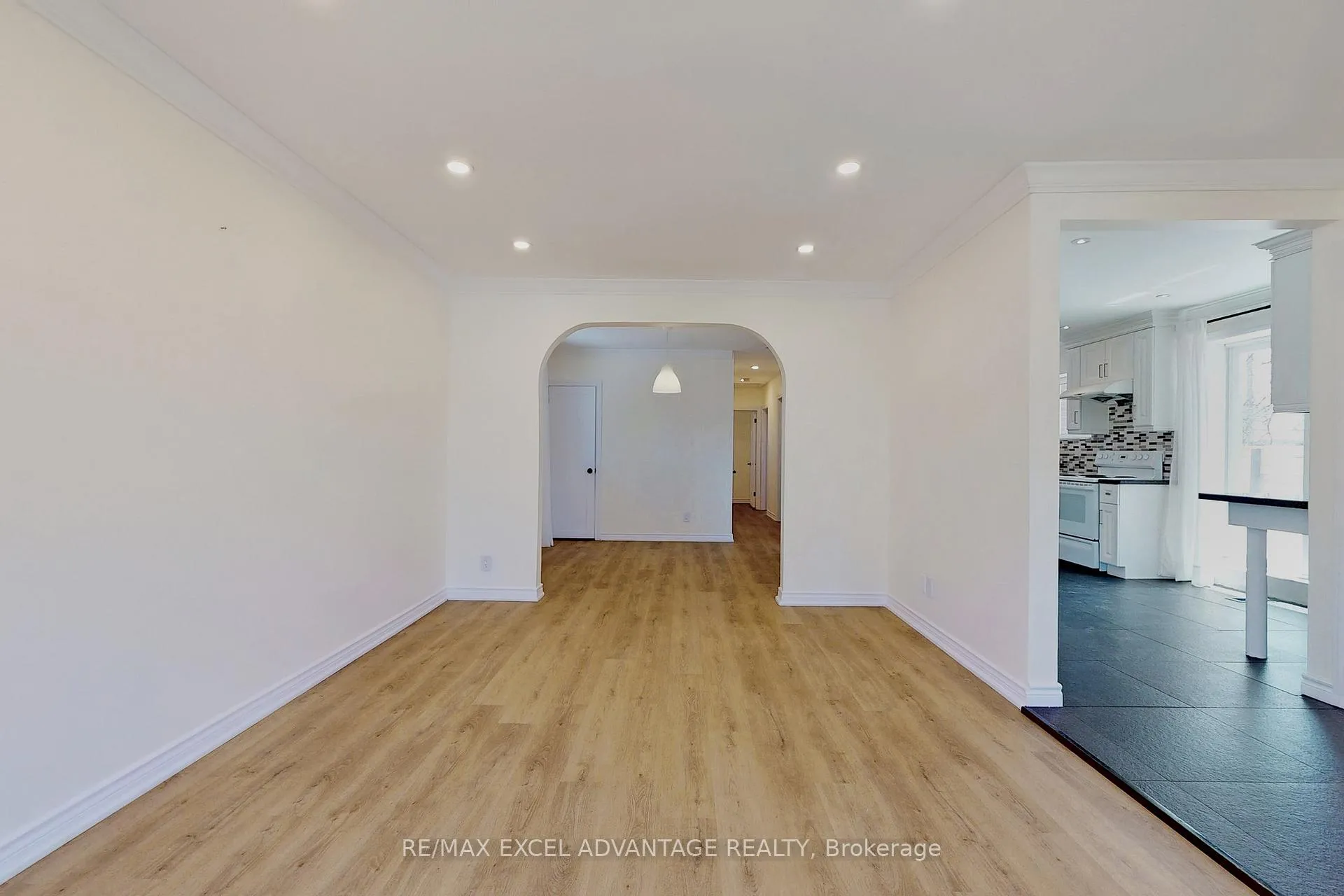 Photo 7 of Unit Main, 1561 Evangeline Drive, Oshawa, Lakeview — HOMEH