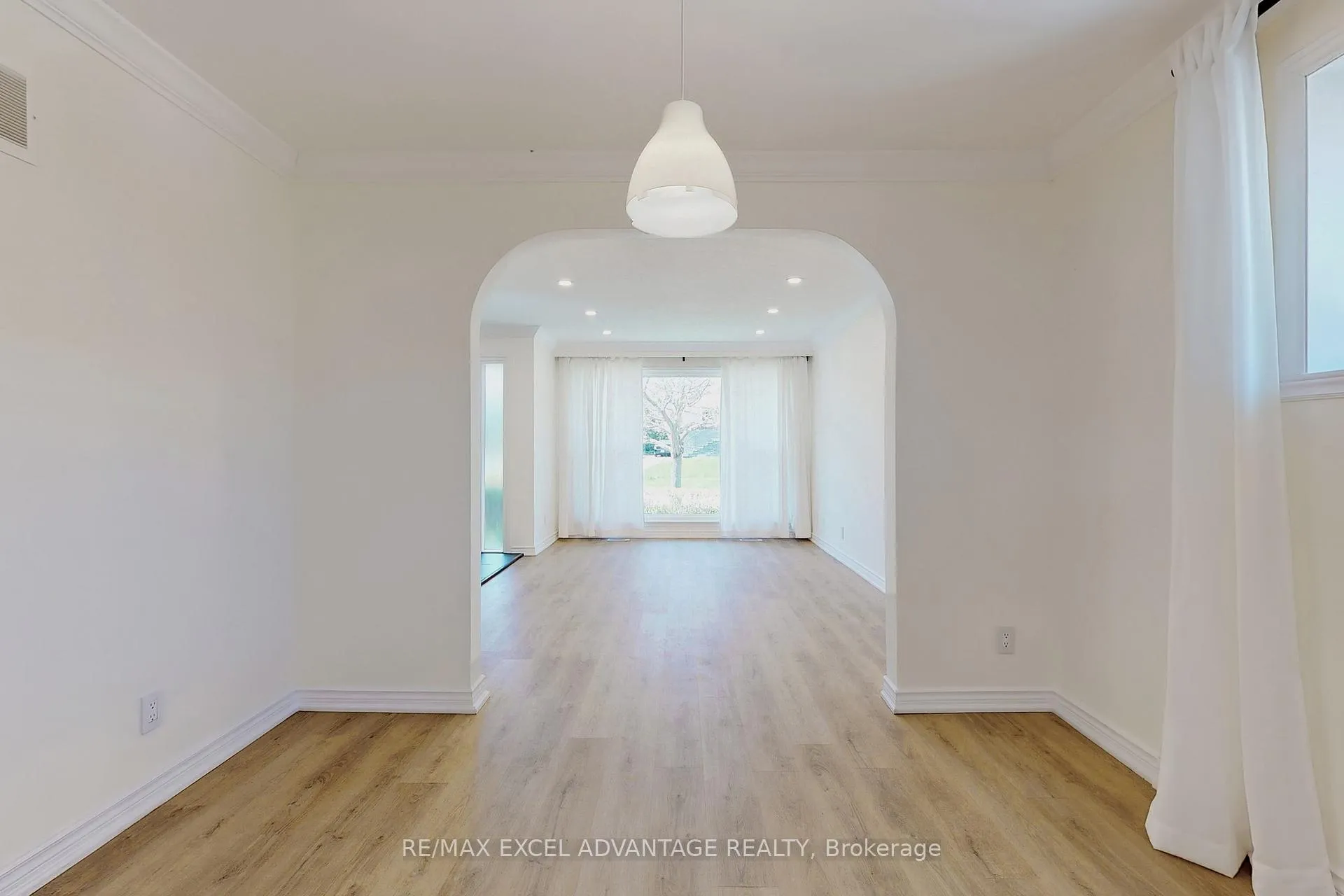 Photo 9 of Unit Main, 1561 Evangeline Drive, Oshawa, Lakeview — HOMEH