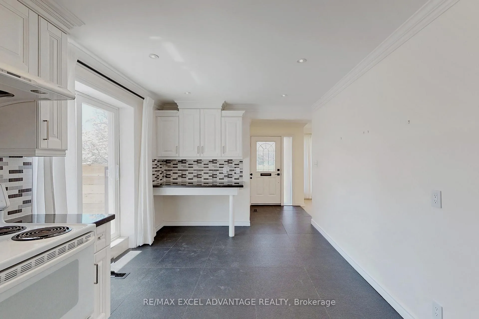 Photo 15 of Unit Main, 1561 Evangeline Drive, Oshawa, Lakeview — HOMEH