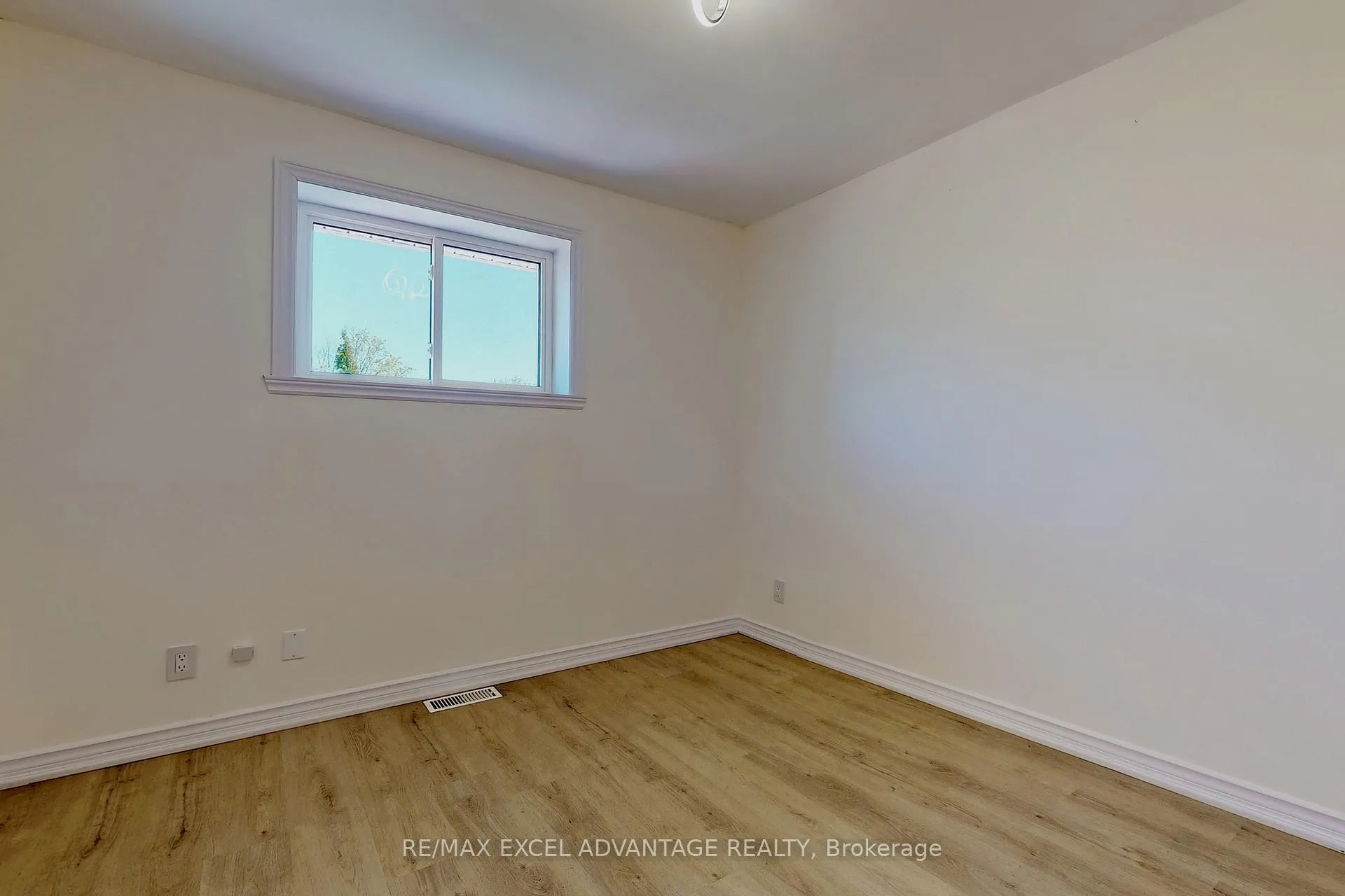 Photo 18 of Unit Main, 1561 Evangeline Drive, Oshawa, Lakeview — HOMEH