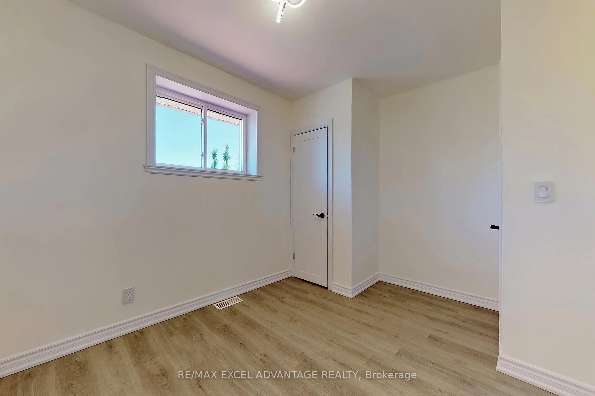 Photo 23 of Unit Main, 1561 Evangeline Drive, Oshawa, Lakeview — HOMEH