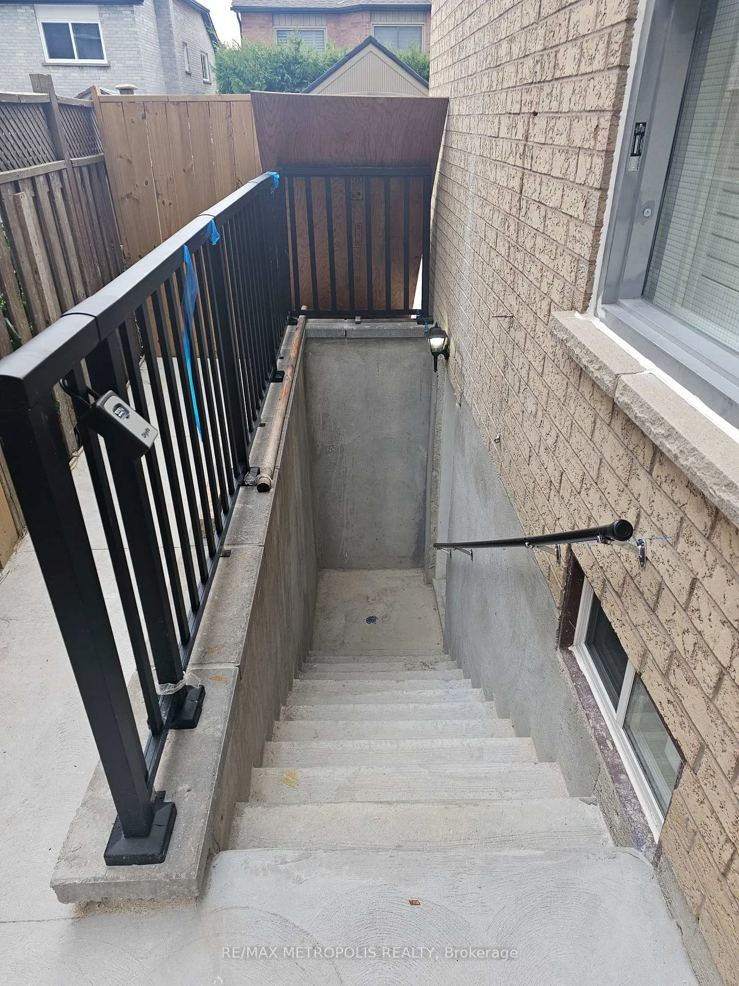 Photo 3 of Unit Bsmt, 1595 Otonabee Drive, Pickering, Amberlea — HOMEH