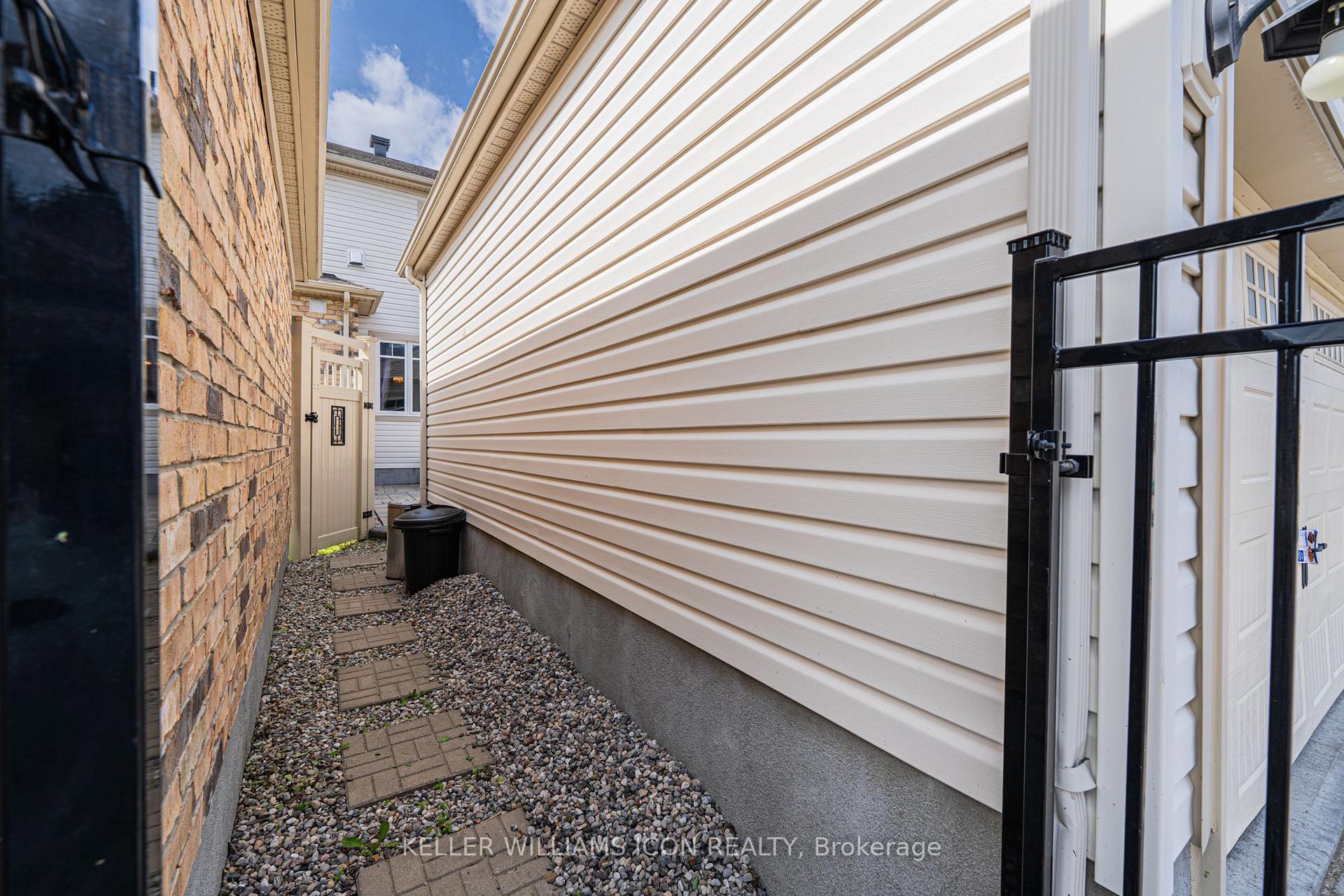 Photo 3 of 246 Longfields Drive, Ottawa, Barrhaven - Longfields — HOMEH