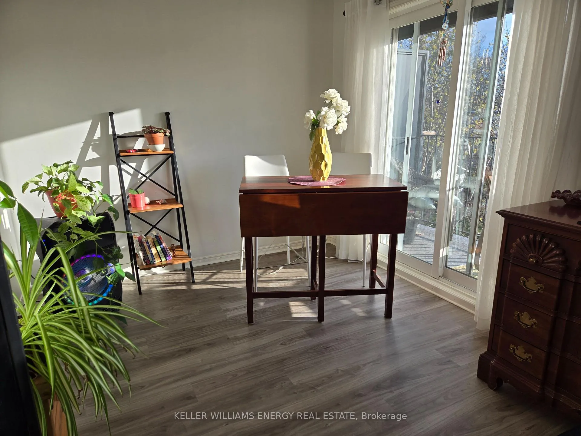 Photo 5 of Unit 305, 576 Mary Street E, Whitby, Downtown Whitby — HOMEH