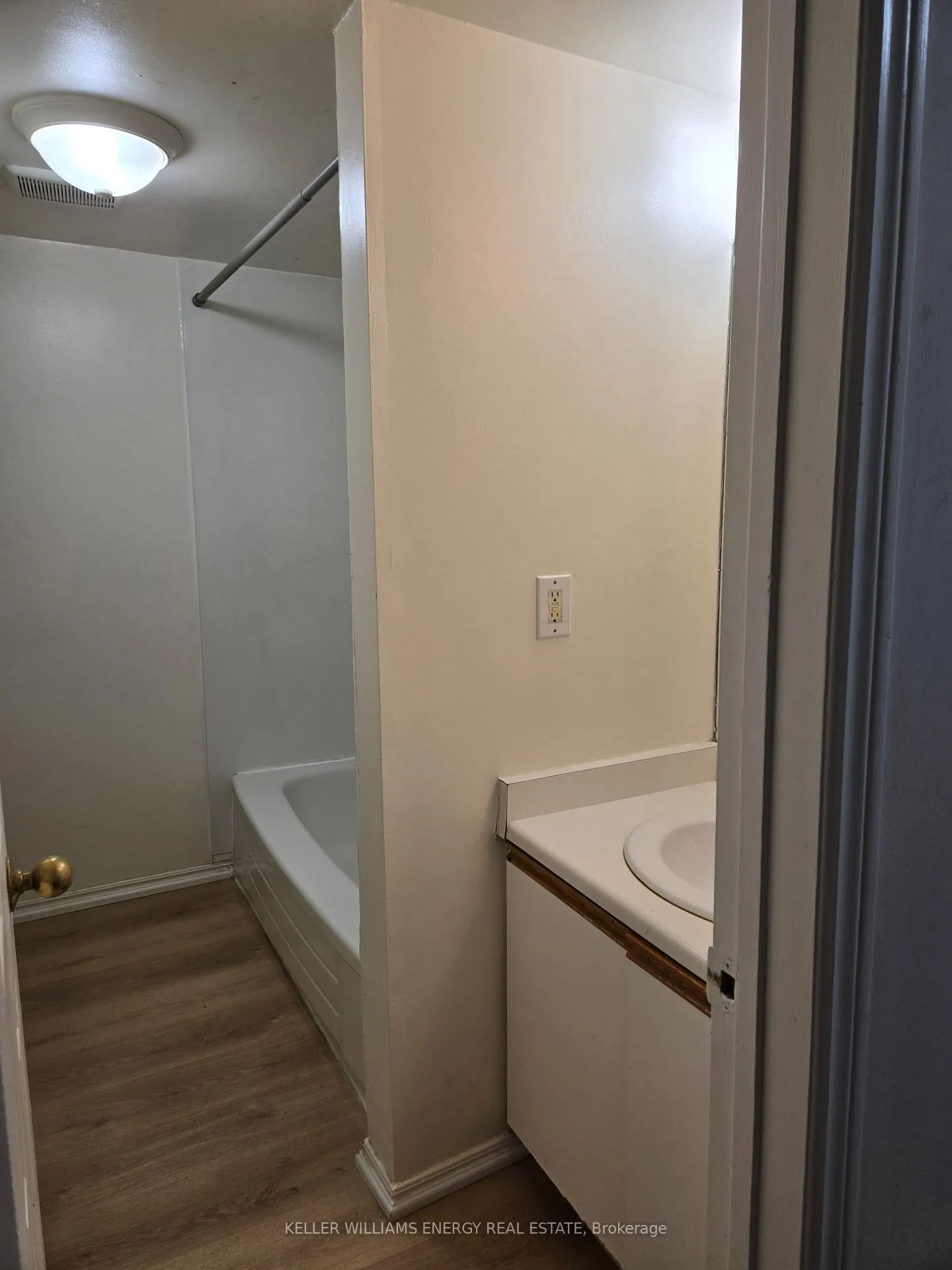 Photo 7 of Unit 107, 576 Mary Street E, Whitby, Downtown Whitby — HOMEH