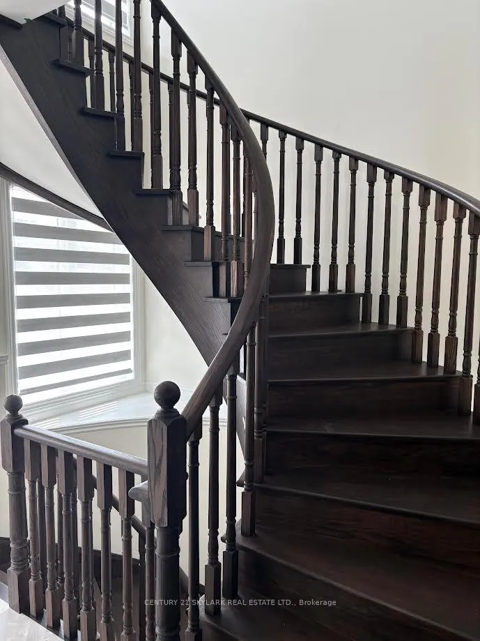 Photo 4 of 45 Northern Breeze Crescent, Whitby, Rolling Acres — HOMEH