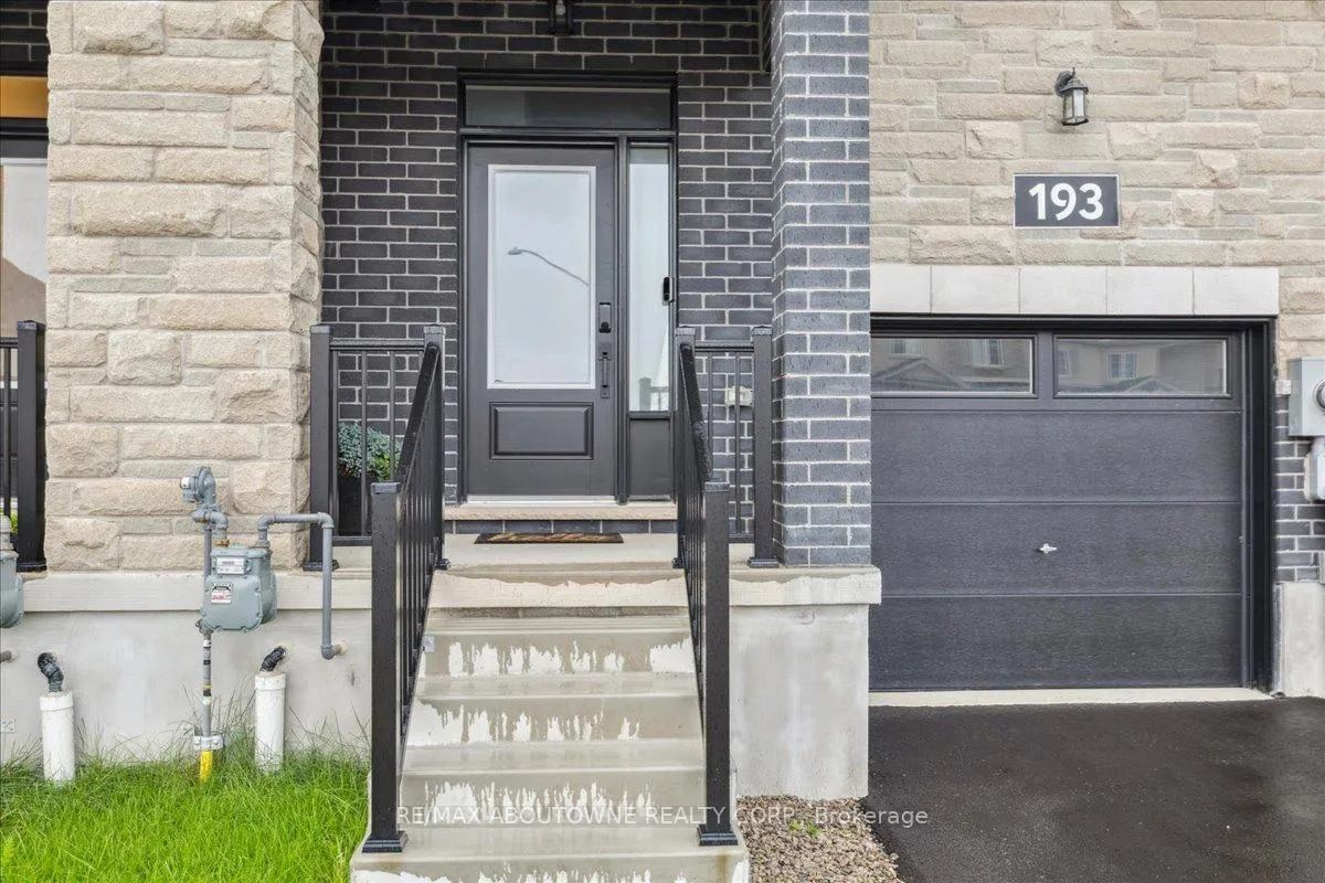 Photo 3 of 193 Lormont Boulevard, Hamilton, Stoney Creek — HOMEH