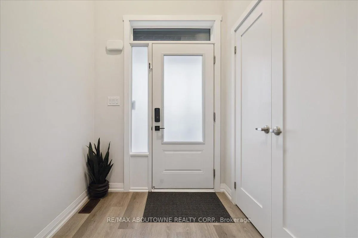 Photo 4 of 193 Lormont Boulevard, Hamilton, Stoney Creek — HOMEH